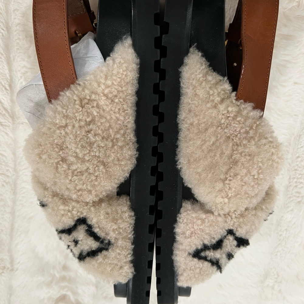 Louis Vuitton PASEO FLAT COMFORT SANDAL EU 38 US Size 8 - Picture 8 of 16
